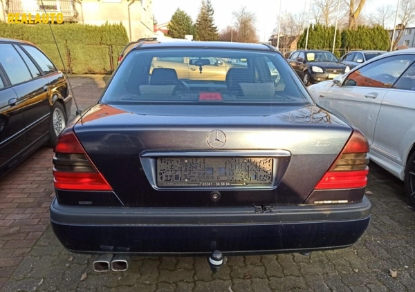 Mercedes-Benz Klasa C cena 7500 przebieg: 208000, rok produkcji 1997 z Kłecko małe 92